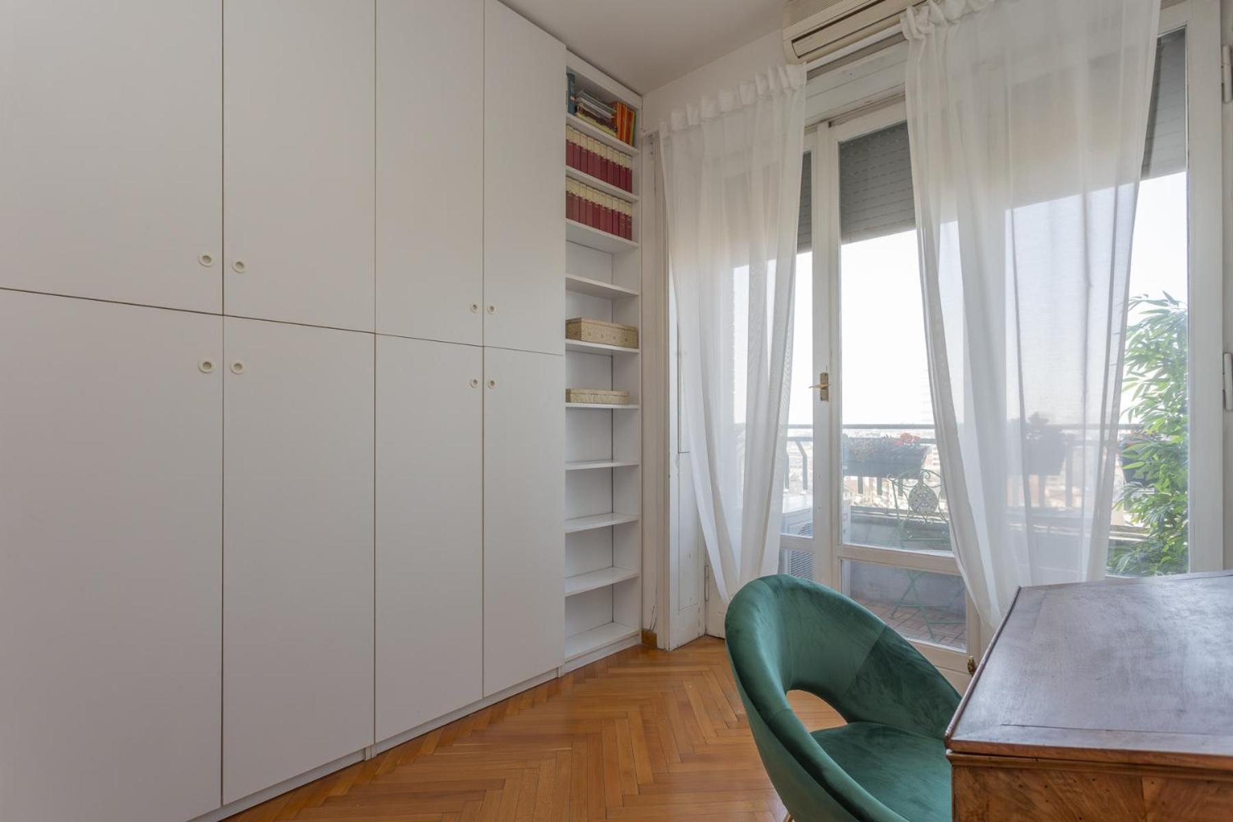 Skyline View Biancamano 1 Bdr With Balcony By Rentopolis Milano Exteriör bild